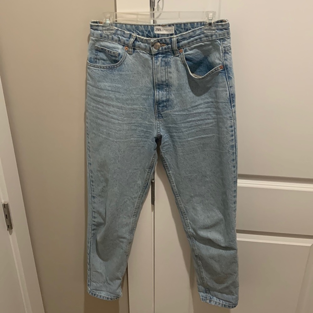 Zara Light Wash Trending Straight Leg Jean